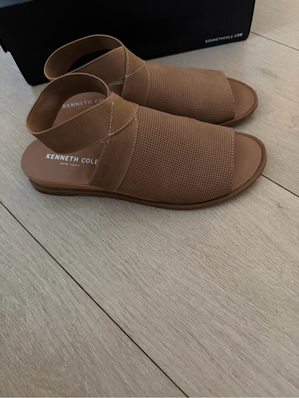 Kenneth Cole Womenโs Brown Perforated Slingback Sandals